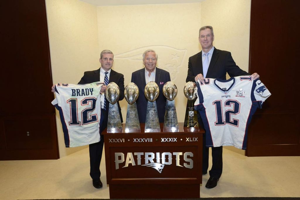 Los jerseys de Tom Brady ya están con los Patriots