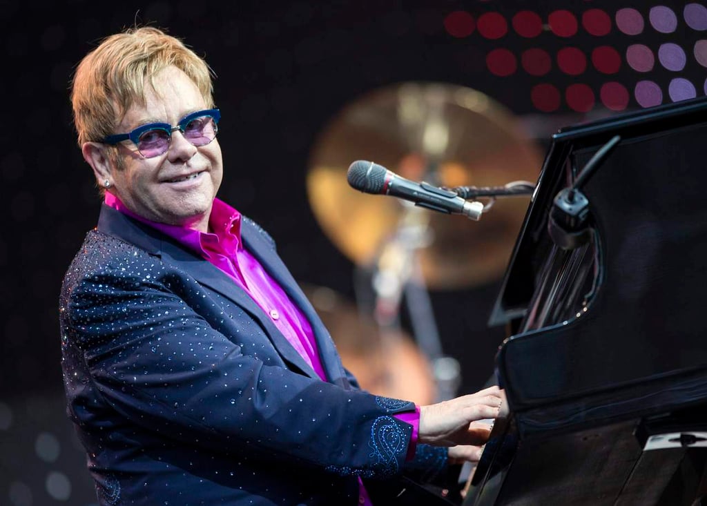1947: Llega al mundo Sir Elton John, uno de los máximos exponentes del rock-pop