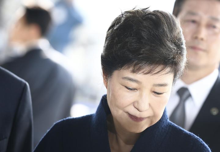 Busca Fiscalía detener a expresidenta surcoreana