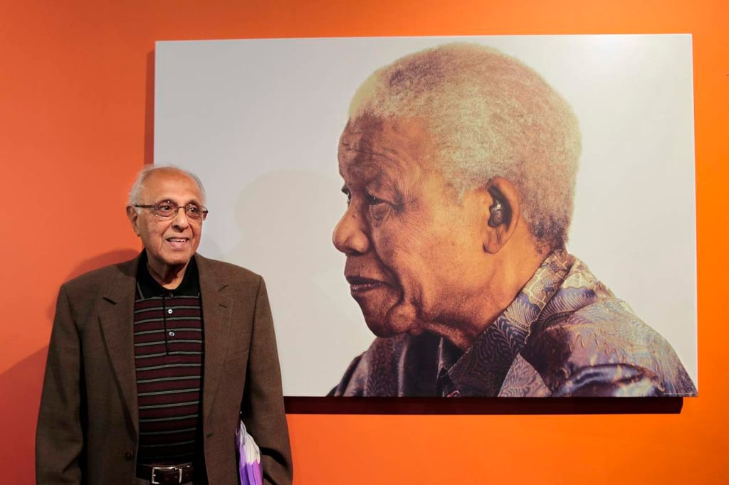 Fallece Ahmed Kathrada, compañero de lucha de Nelson Mandela