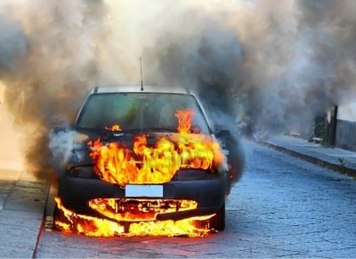 ¡Cuidado con los incendios en autos!
