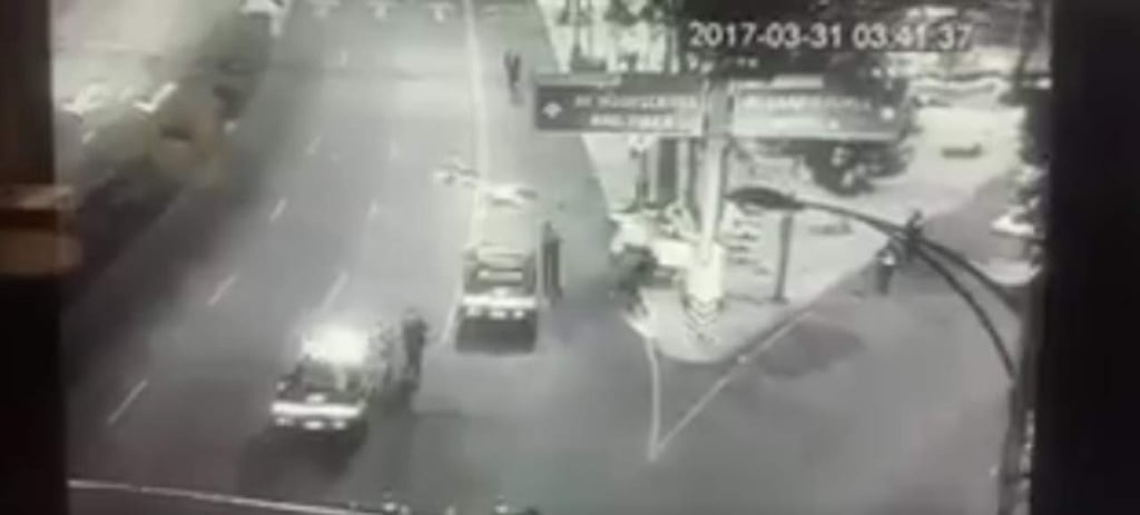 Publican video de aparatoso accidente en Paseo de la Reforma