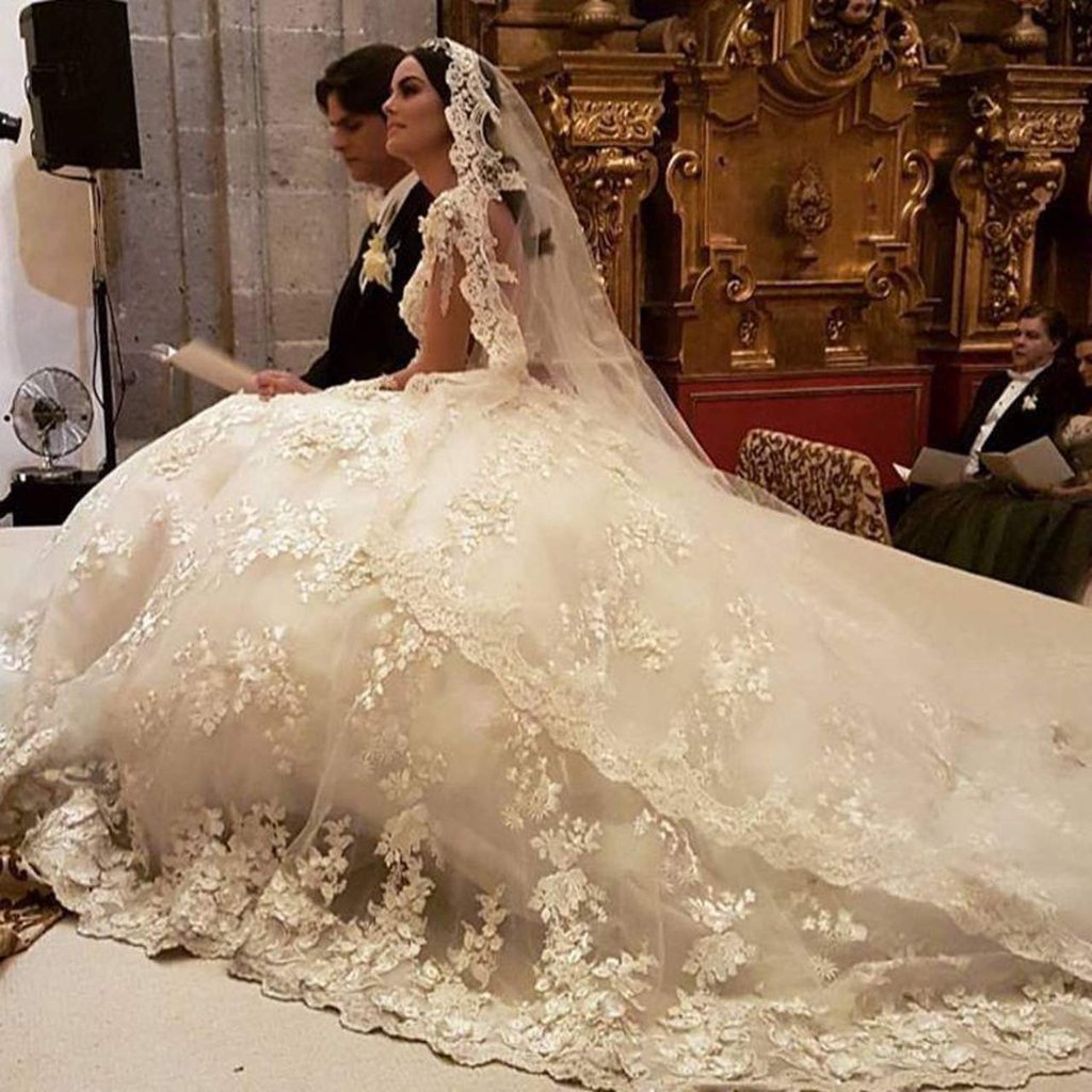 Se casa Ximena Navarrete