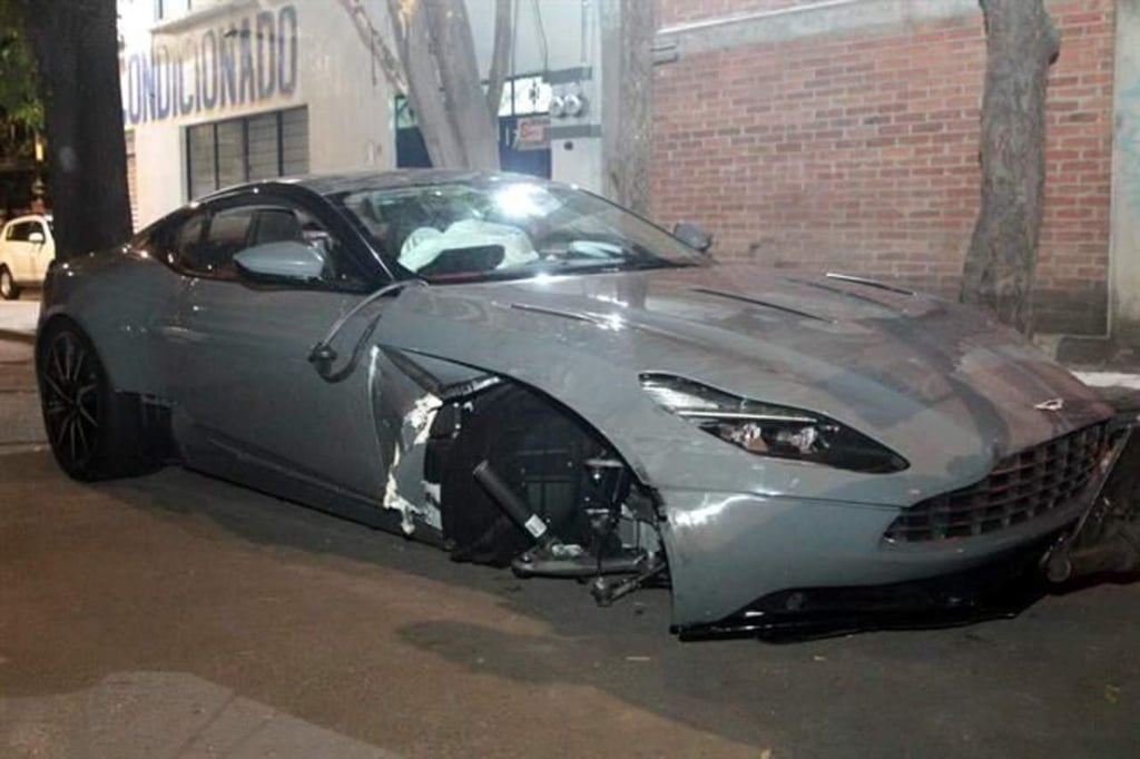 Niega edil ser dueño de Aston Martin que chocó en CDMX