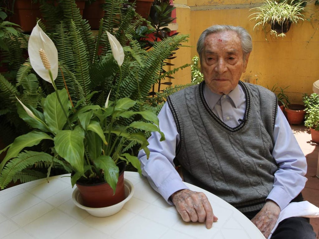 Fallece el diseñador de moda mexicano Ramón Valdiosera Berman