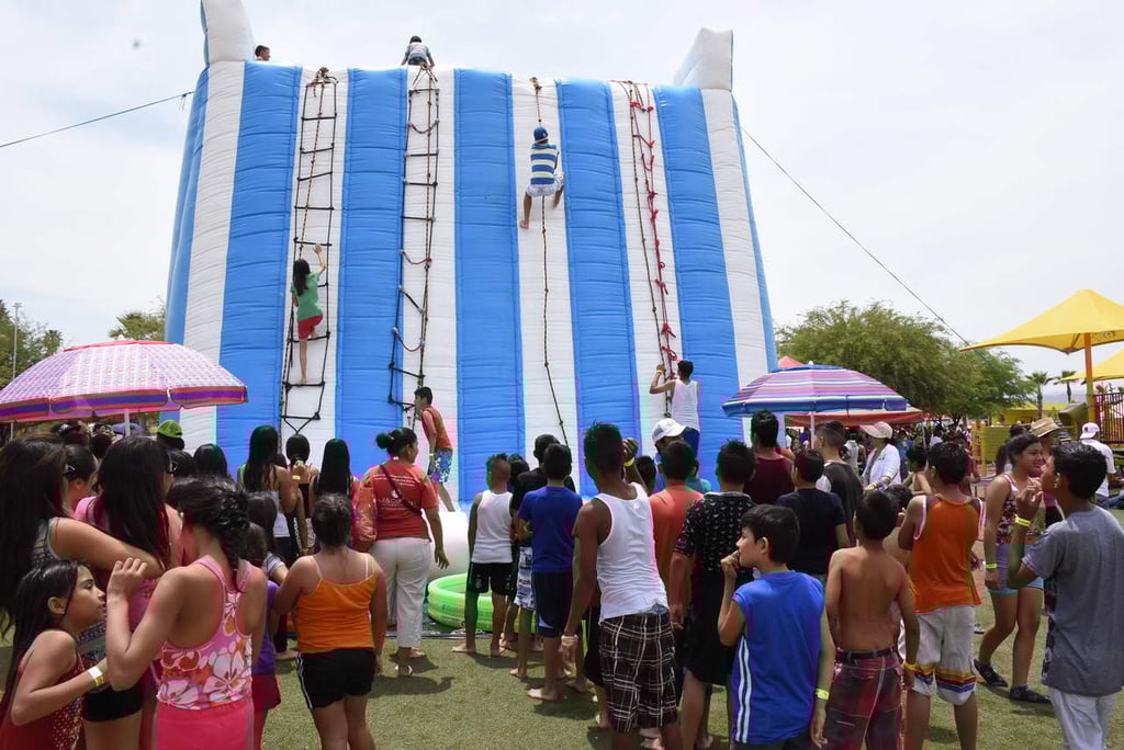 Rebasan expectativas de asistencia a parque acuático