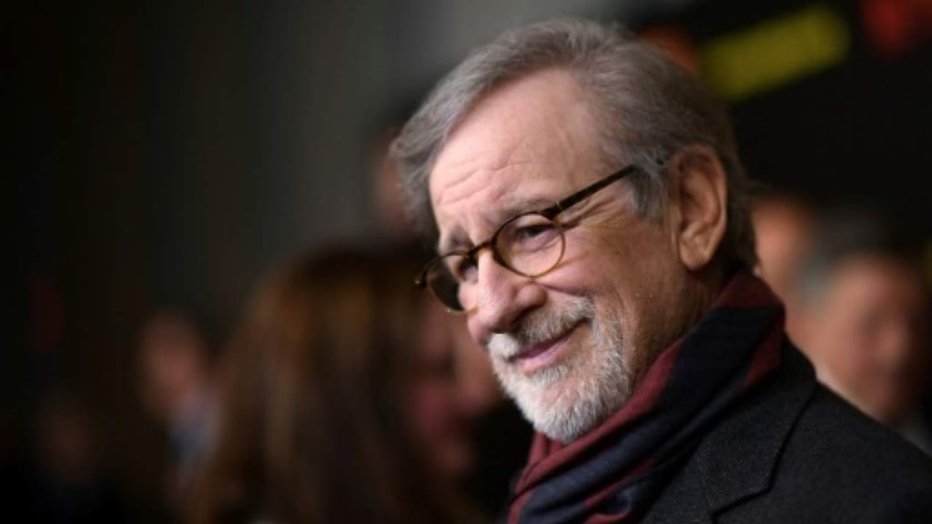 Inaugura Spielberg moderno complejo de cines