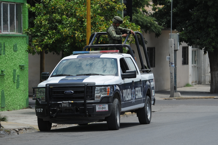 Mujer golpea a su hijo y es arrestada en GP