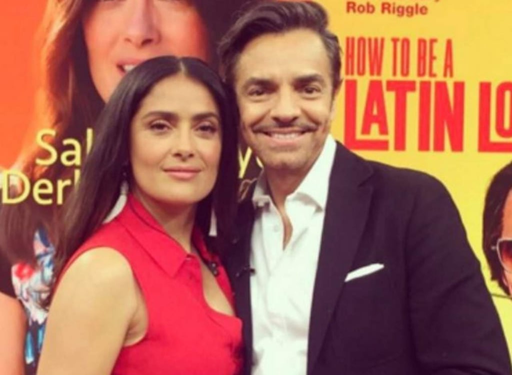 Salma Hayek y Eugenio Derbez cantan con mariachi