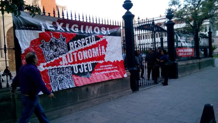 Toman edificio central de la UJED
