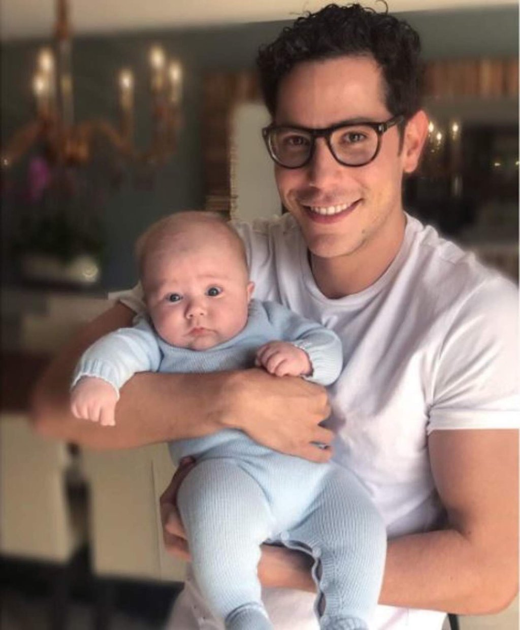 Christian comparte fotos con el hijo de Anahí