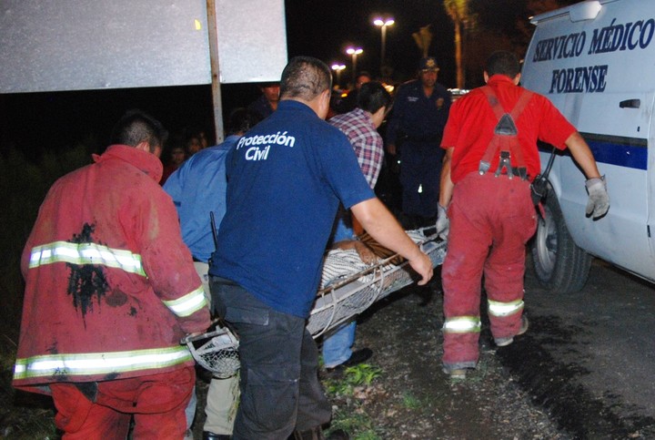 Fallecen adulto y un niño en accidente carretero