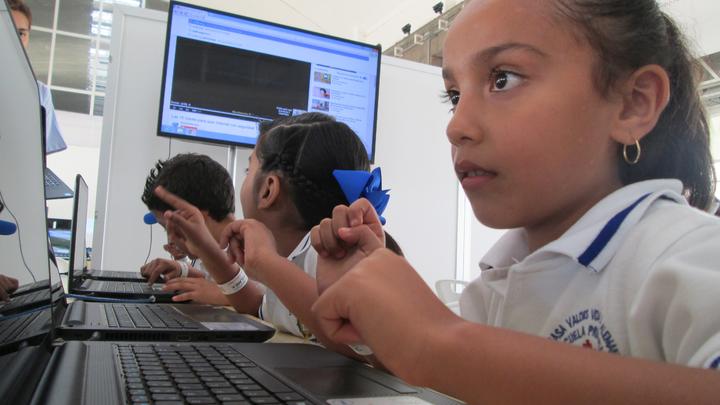 Telmex festeja el 'Día del Niño'