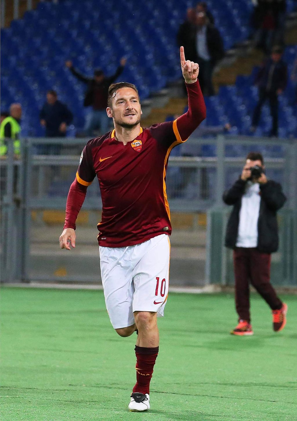 AS Roma confirma el adiós de Totti
