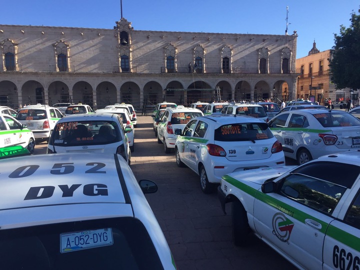 Demandan taxistas claridad en Ley