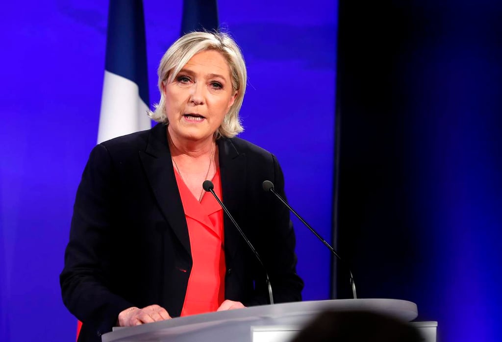 Le Pen lidera a la oposición