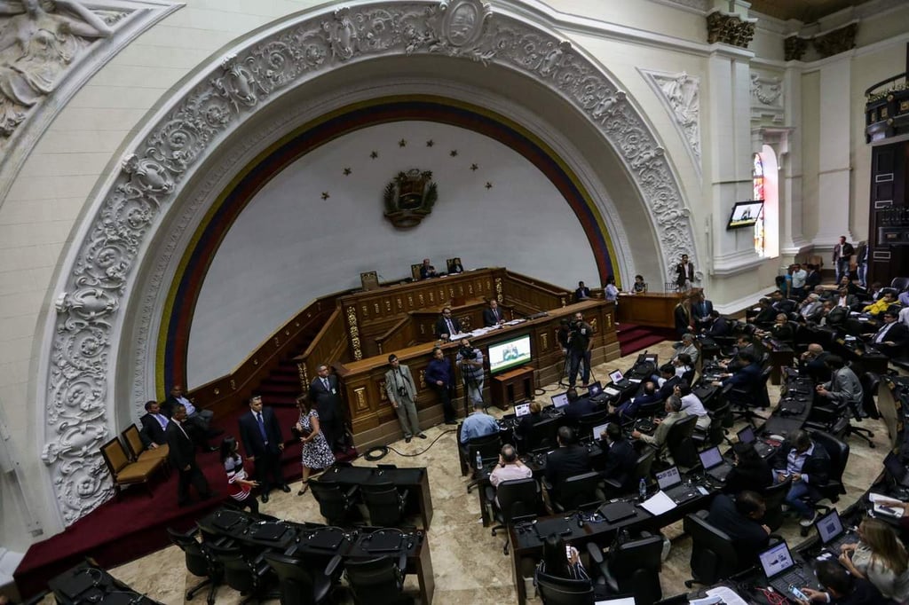 Sustituir Constitución venezolana no soluciona crisis: Oposición