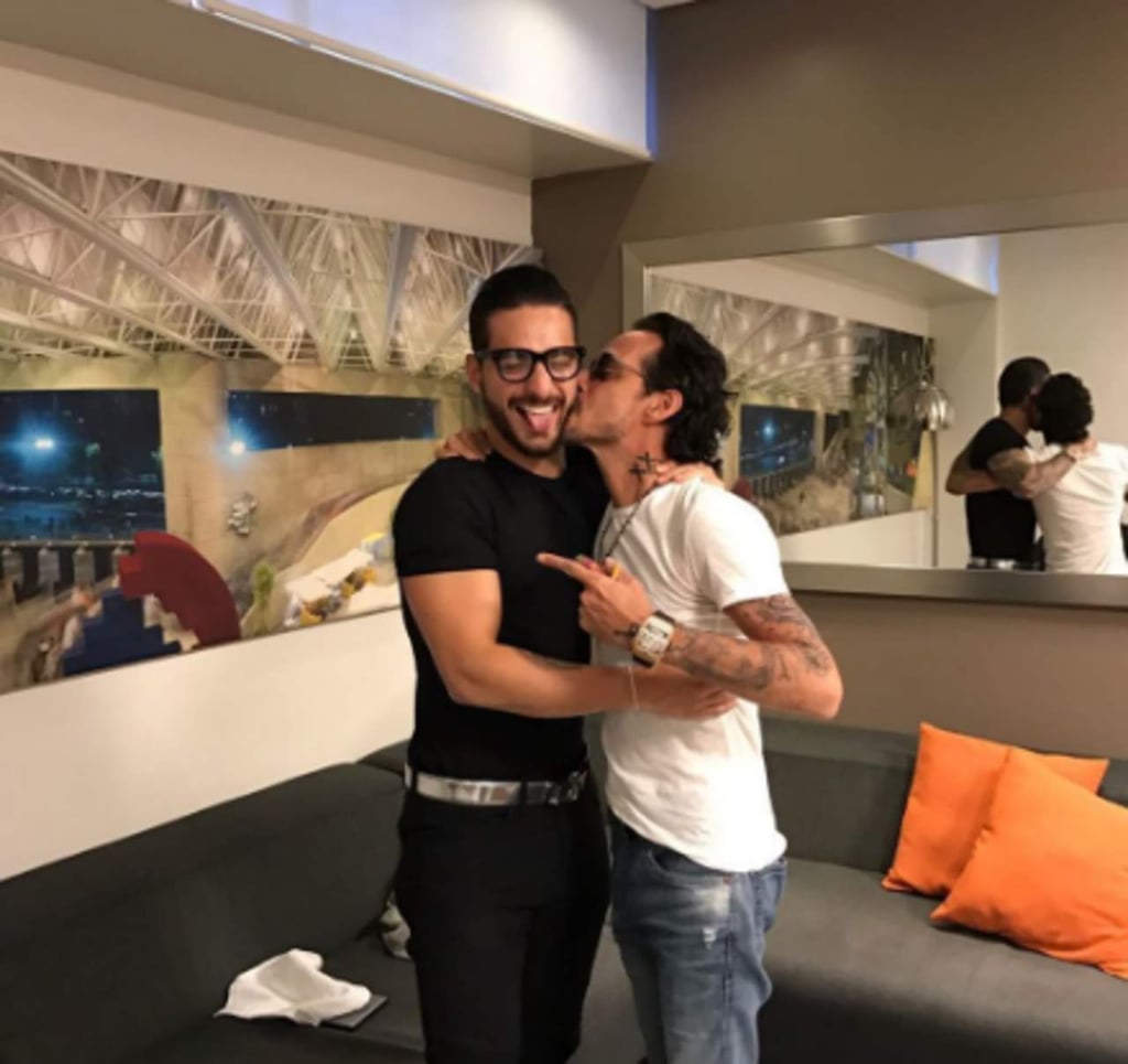 Marc Anthony presume beso con Maluma