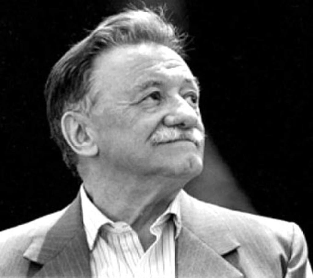 2009: Da su último respiro Mario Benedetti, escritor clave en la literatura latinoamericana