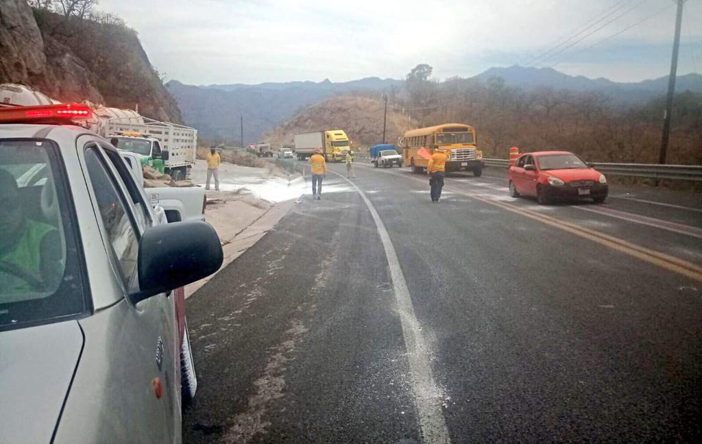 Se restablece circulación en la supercarretera Durango-Mazatlán