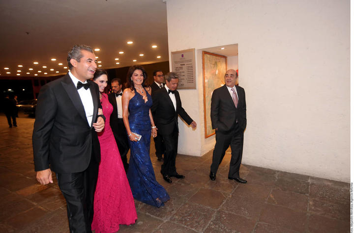 Reúne a élite política Romero Deschamps