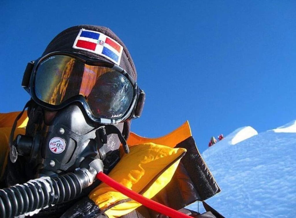 El dominicano Karim Mella corona por segunda vez el Everest