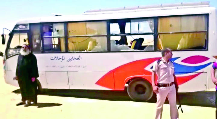 Acribillan a 28 coptos en Egipto