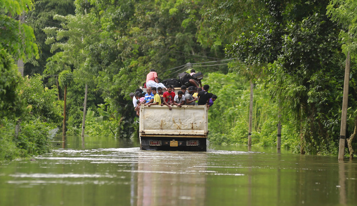 100 muertos por lluvias en Sri Lanka