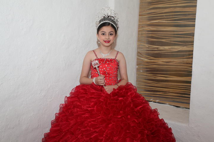 Entrega corona París Sakaë