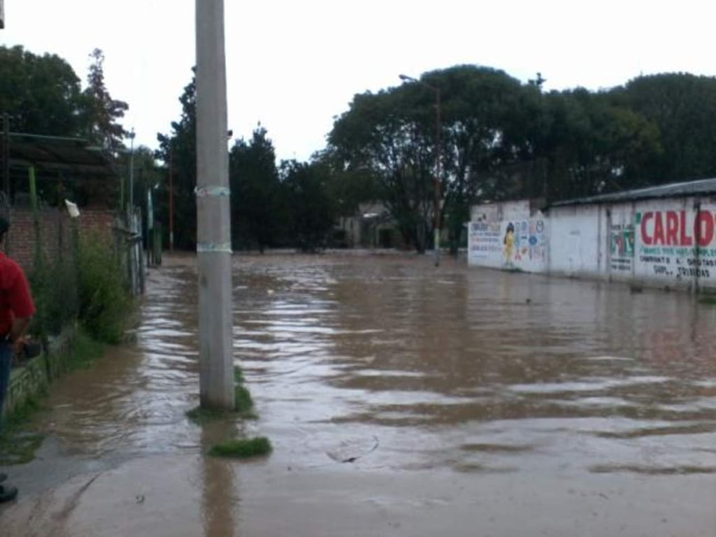 Se desborda río Atoyac en Puebla