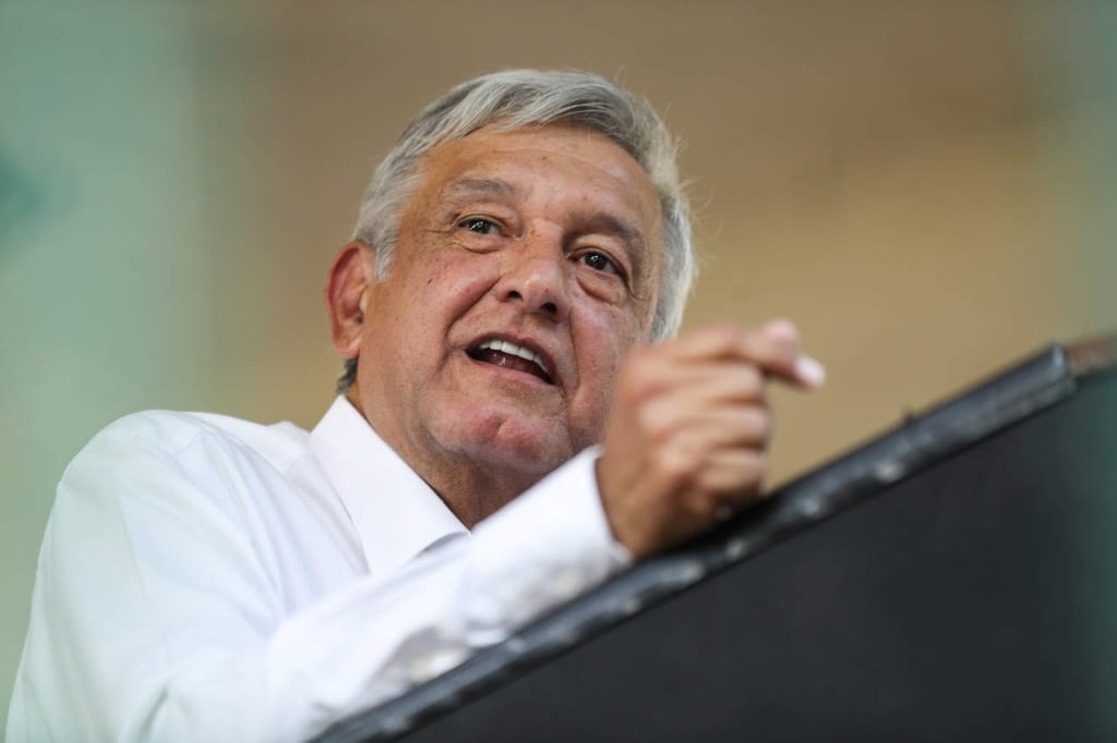 Firma AMLO acuerdo de unidad en Sinaloa