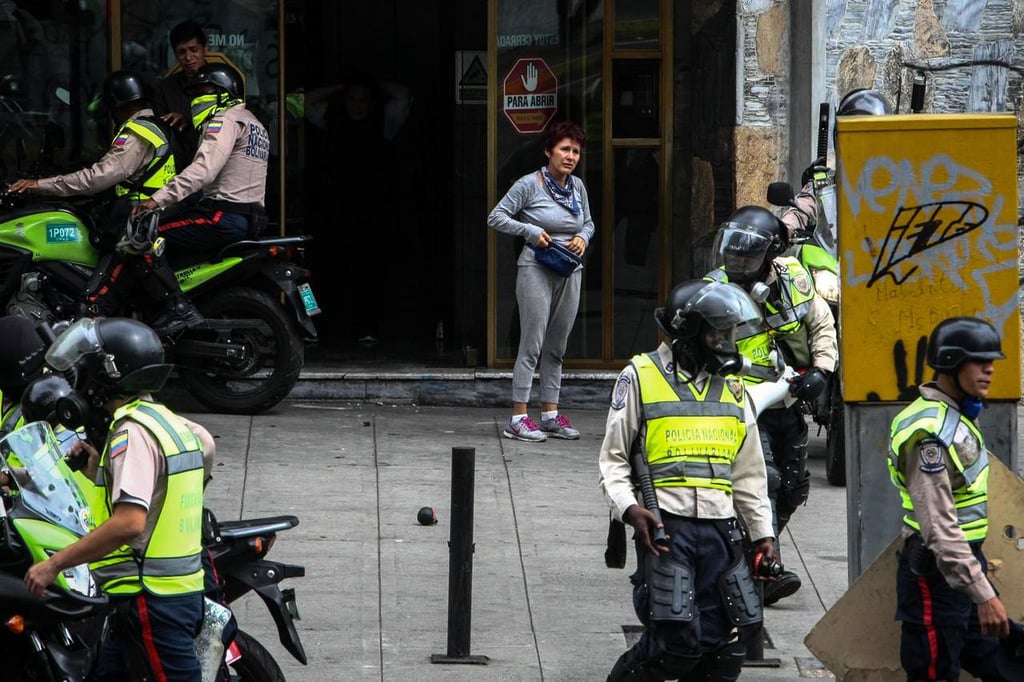 Denuncia oposición venezolana presuntos abusos policiacos durante protestas