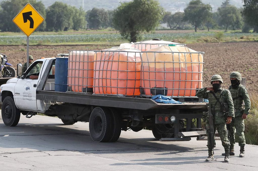 Aseguran cerca de 3 mil litros de hidrocarburo en Oaxaca