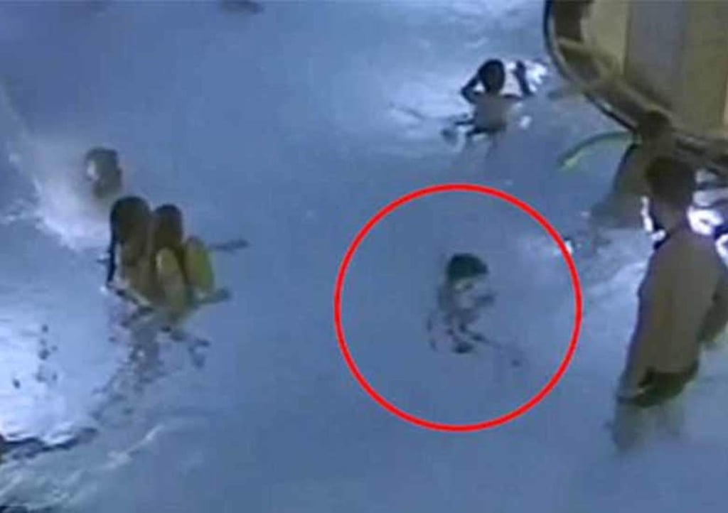 Niño casi muere ahogado en alberca y nadie lo nota