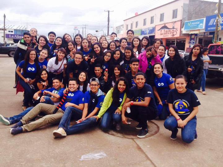 Jóvenes viven su fe en un encuentro