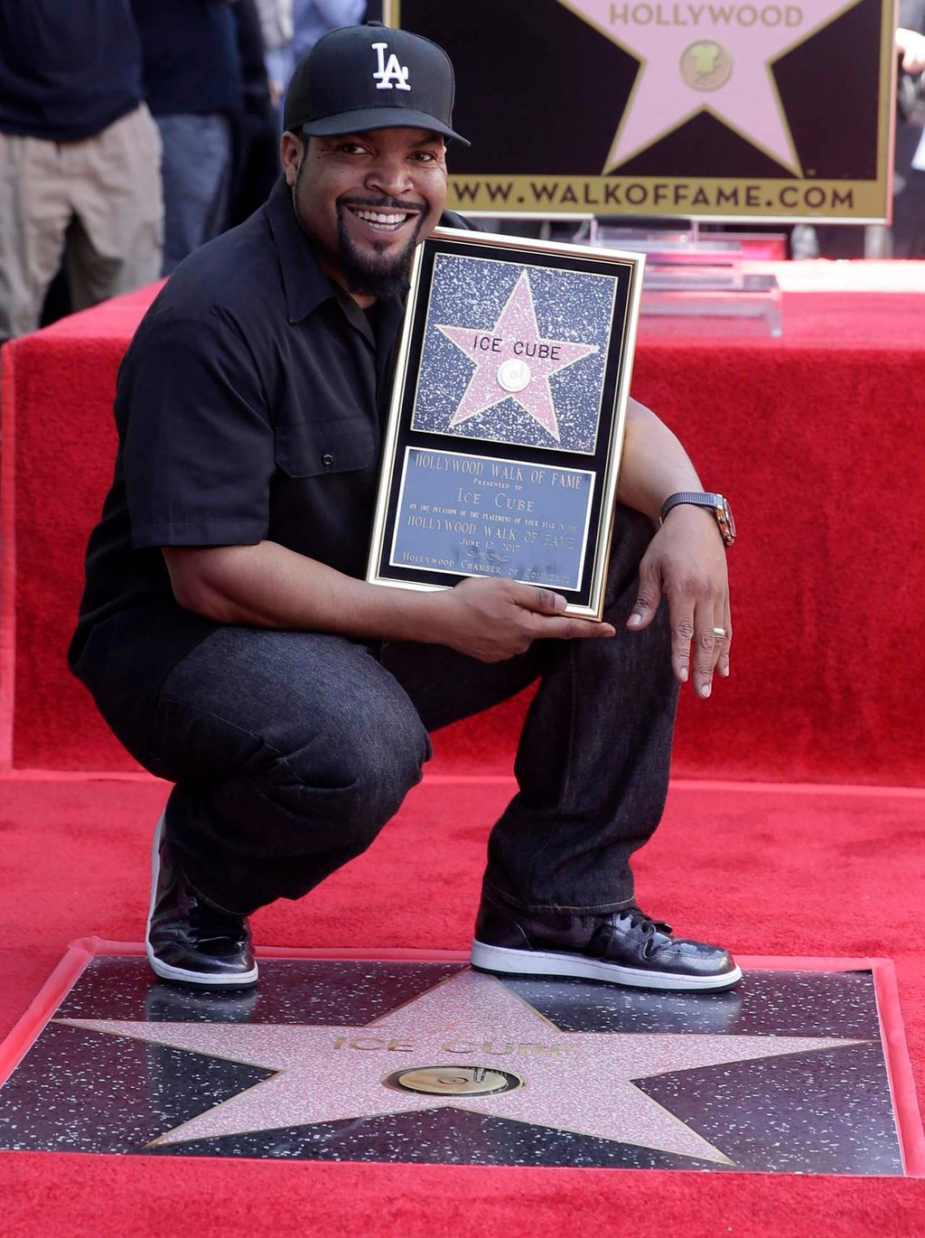 Recibe Ice Cube estrella en Paseo de la Fama de Hollywood