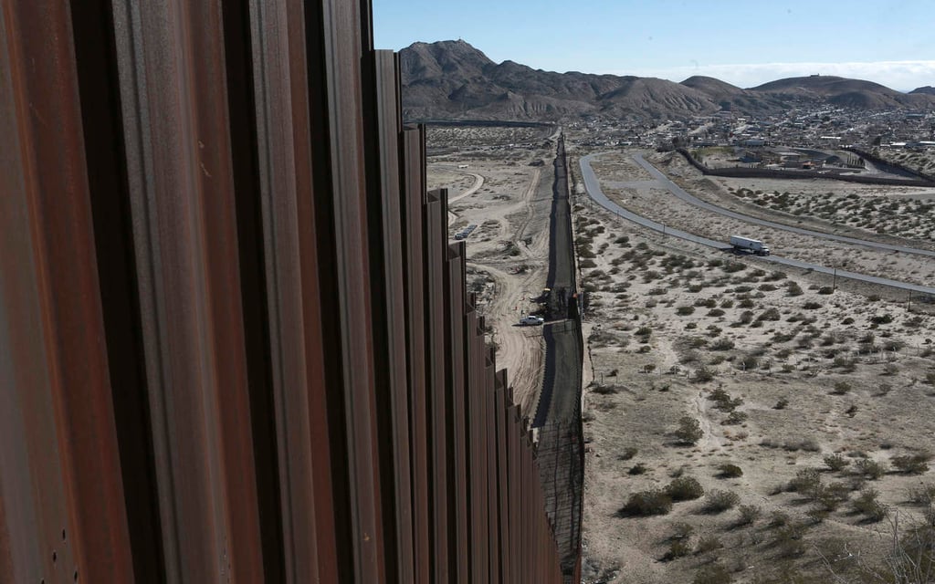 Muro de Trump se iniciaría en marzo o abril de 2018