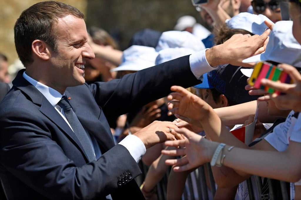 Francia pone su destino en manos de Macron