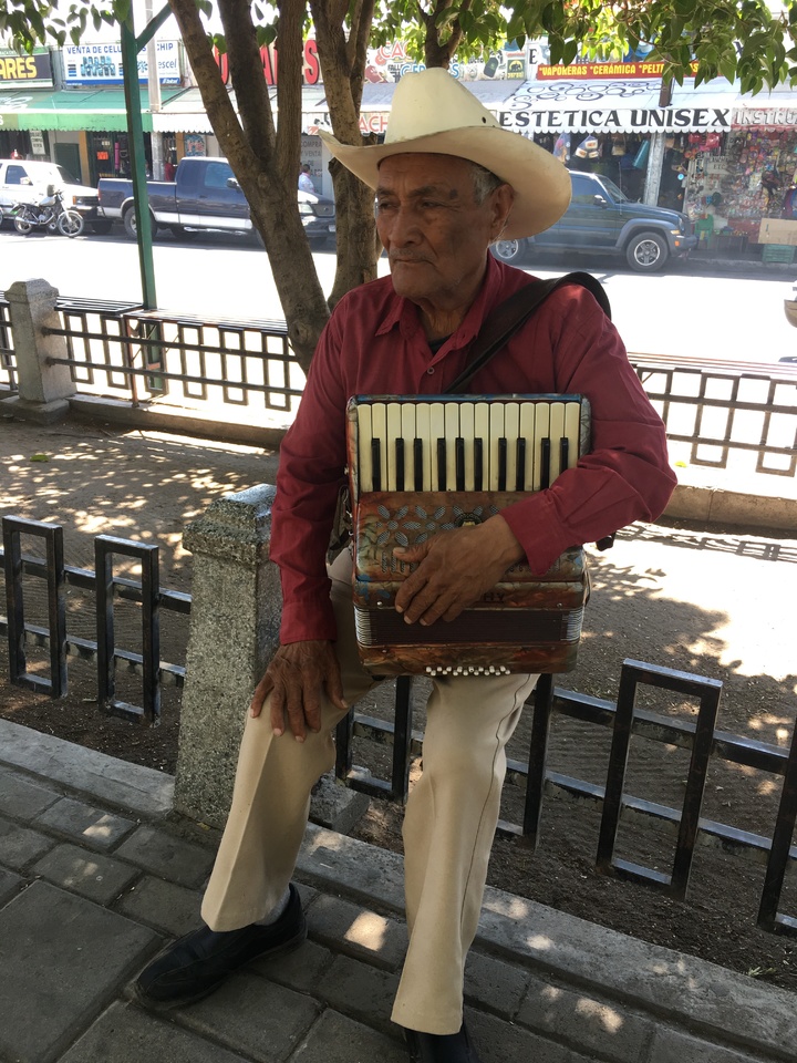 Le faltó música al Día del Padre