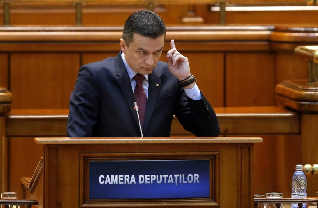 Primer ministro de Rumanía cae en una moción de censura
