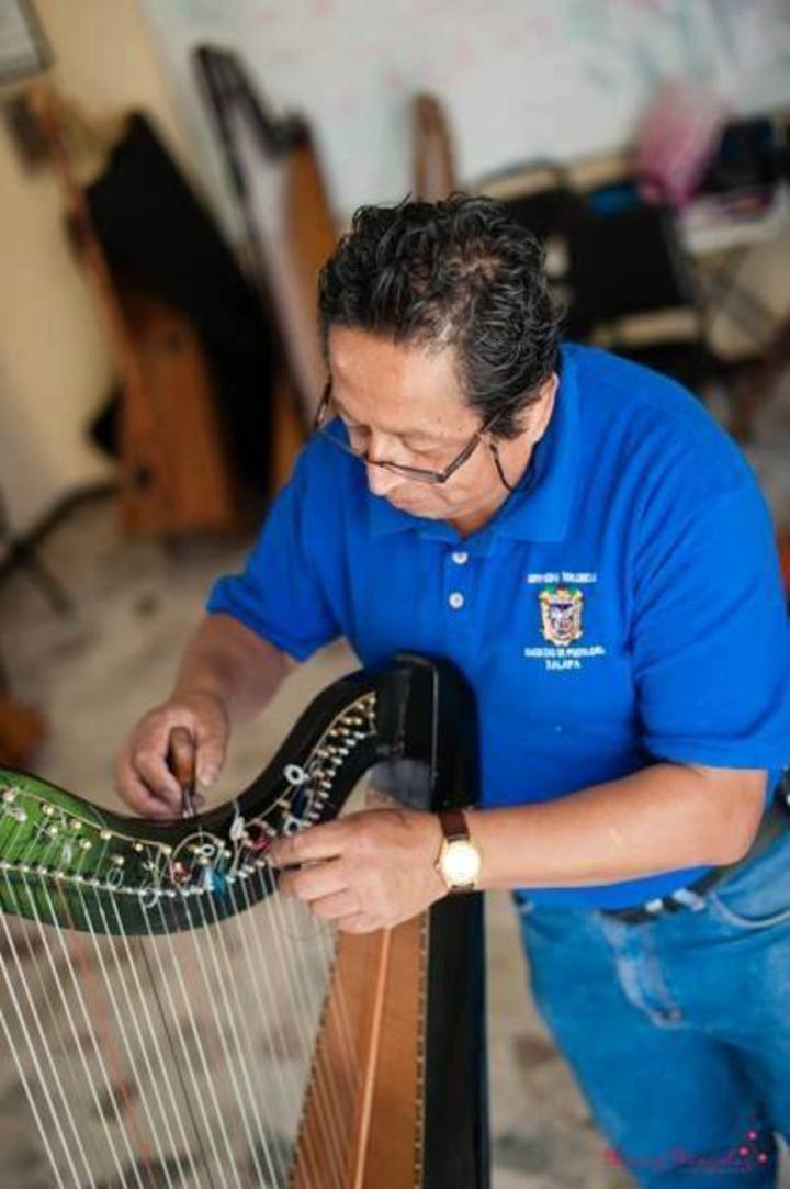 Enseñarán a construir arpas