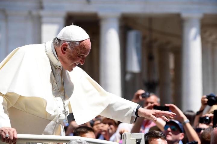 'Postura del Papa divide a la Iglesia'