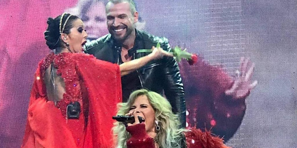 Rafael Amaya sorprende en show de Ale Guzmán y Gloria Trevi