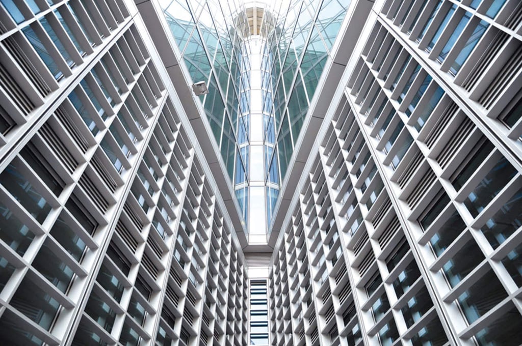 La simetría revolucionaria