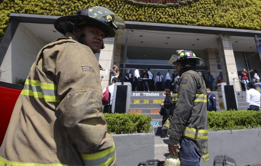 Registran fuga de gas en Centro Comercial Santa Fe en CDMX