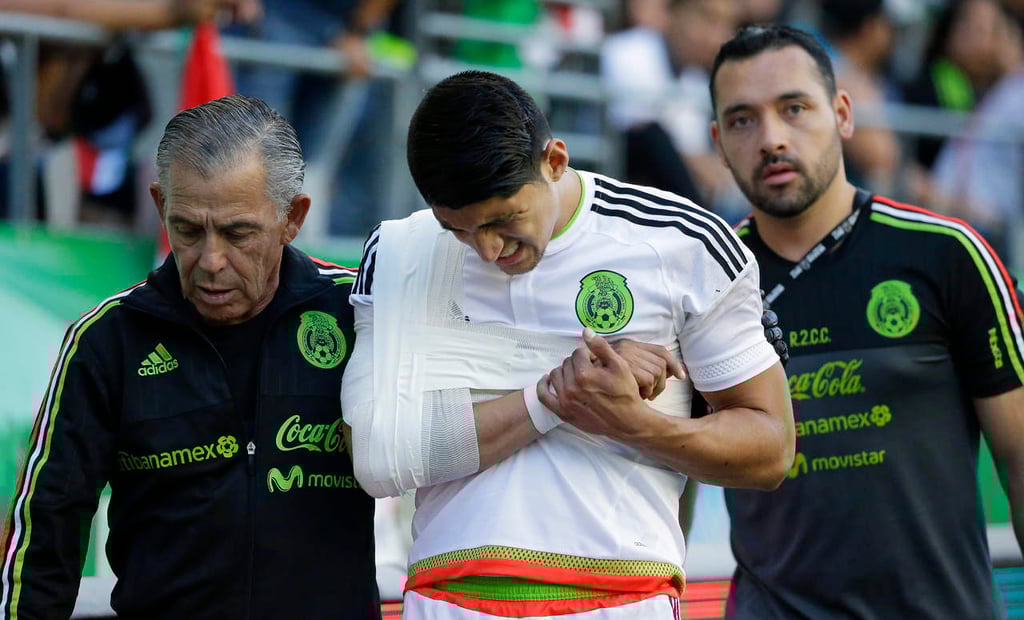 Alan Pulido se perderá casi todo el Apertura 2017