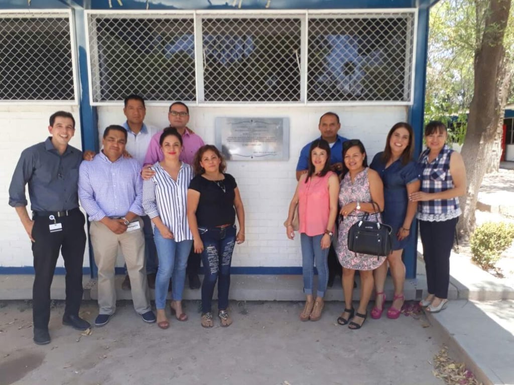 Reconocen exalumnos al CBTis 4 de Lerdo