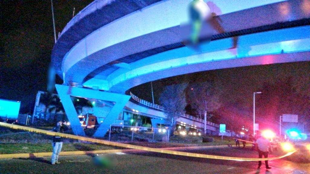 Encuentran tres cuerpos colgados en puente de Zapopan, Jalisco