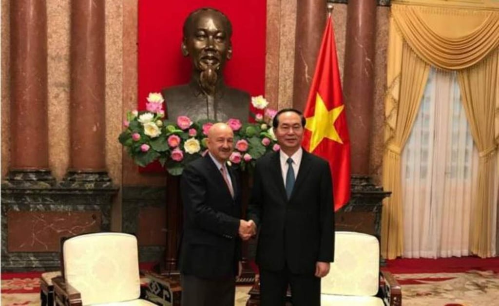 Presidente de Vietnam recibe a Carlos Salinas de Gortari
