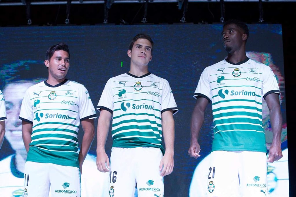 Presenta Santos Laguna nuevos uniformes
